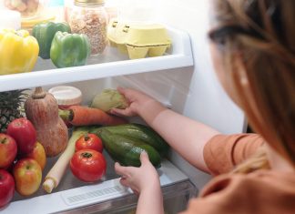 Co można jeść wieczorem przy odchudzaniu? Oto najlepsze produkty na kolacje