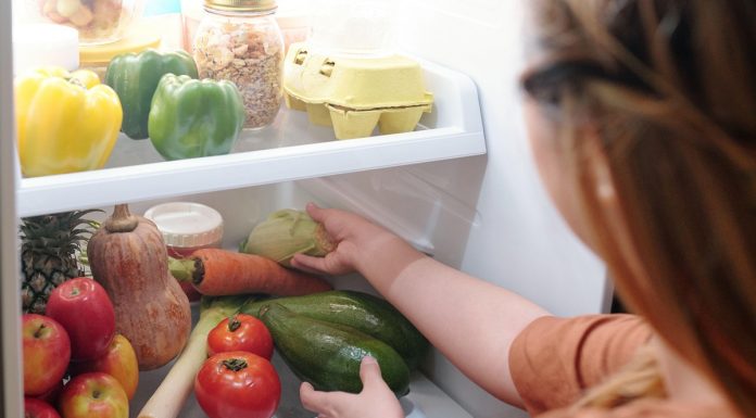 Co można jeść wieczorem przy odchudzaniu? Oto najlepsze produkty na kolacje