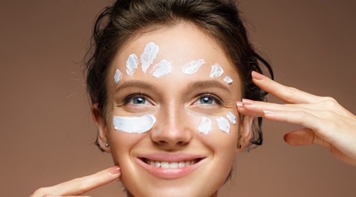 Ten szwajcarski krem ze środkiem wypełniającym zregeneruje bardzo zniszczoną skórę