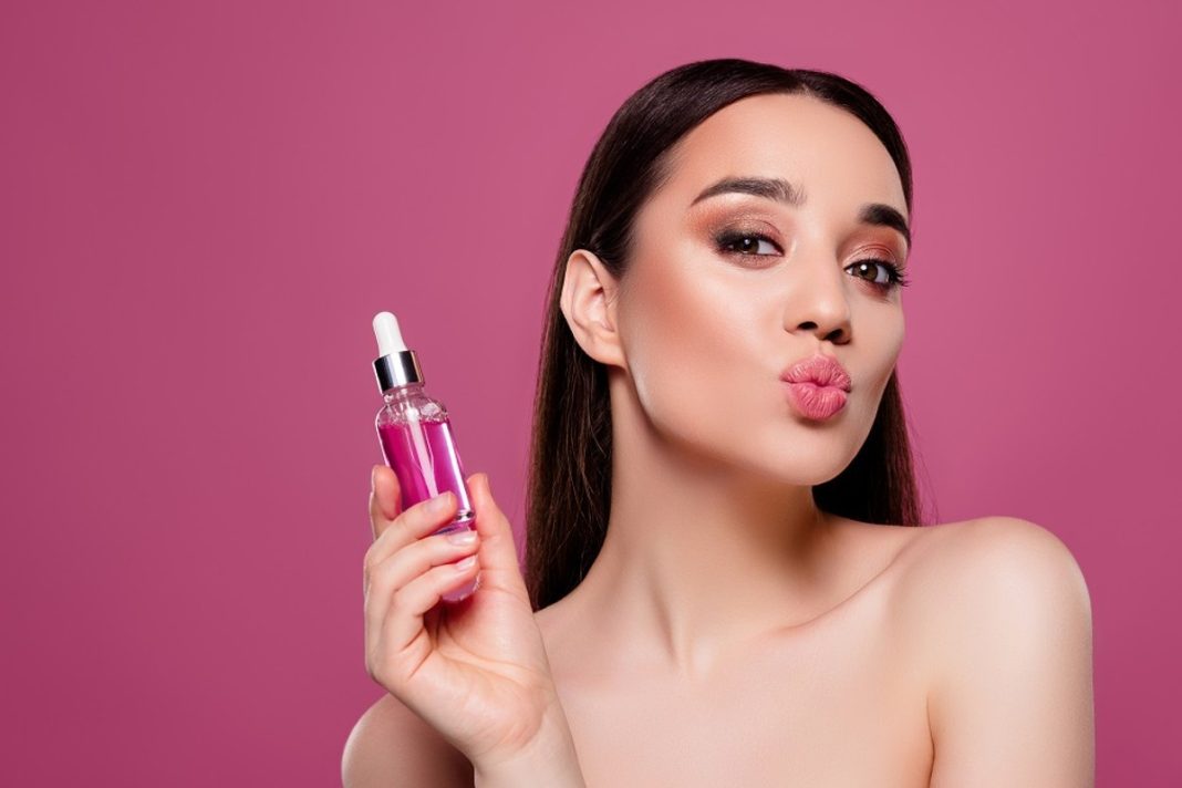 To serum spektakularnie pobudza skórę do odnowy. Efekt już po 1 użyciu