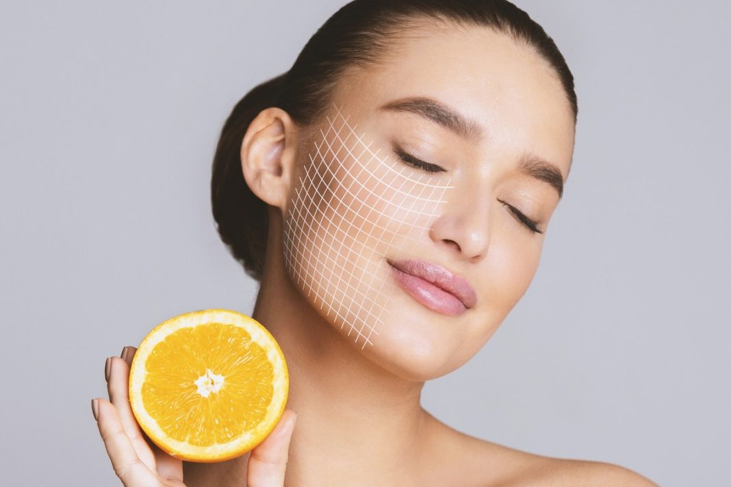 TOP3 kremy rozświetlające z witaminą C. Ulubieńcy na wiosnę