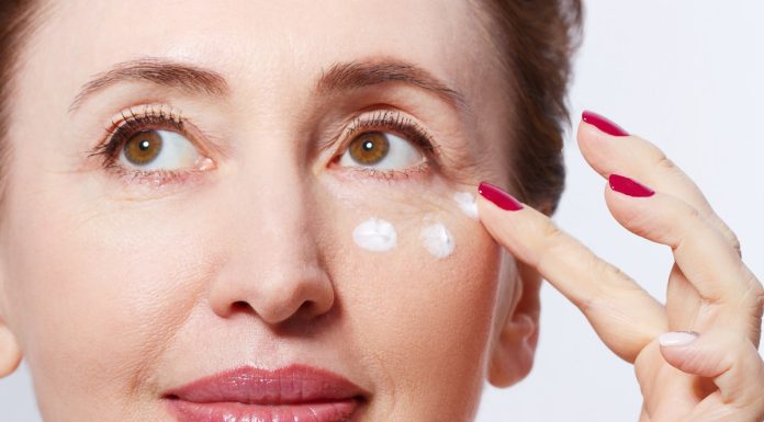 TOP 3 liftingujące kremy dla 50-latek. Genialnie napinają, wygładzają skórę jak skalpel
