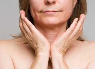 To serum ma siłę nici kosmetycznych. 50- i 60-latki z obwisłymi policzkami „chomikami” wykupują je na pniu