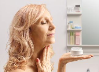 TOP 3 kremy na wiotką indyczą szyję. „Znowu zaczęłam nosić korale!”