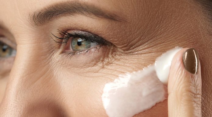 Kurze łapki to nie problem. Ten krem skutecznie je redukuje. Solidnie ujędrnia skórę