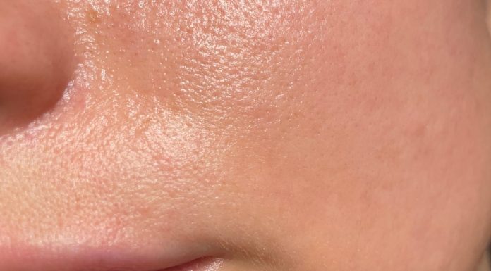 Trzy mocno matujące, lekkie kremy. Zwężone pory i koniec świecenia