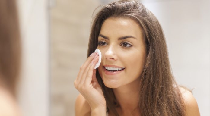 Nie trać rzęs przy demakijażu. To masełko dokładnie oczyszcza bez tarcia