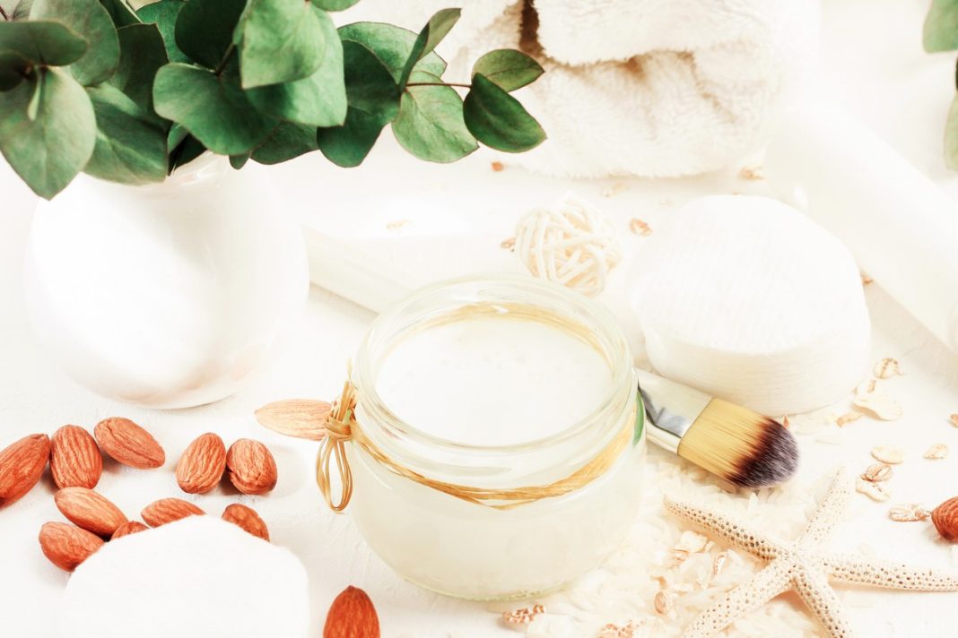 Domowa maseczka na wągry. Mówią, że działa jak kosmetyczny