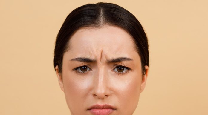 Lwia zmarszczka przy mrużeniu oczu? Ten filler szybko ją wypełni