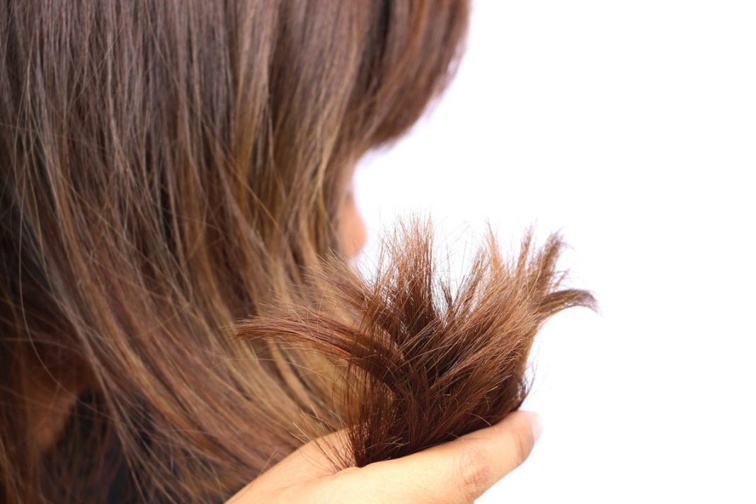 Serum jak tarcza ochronna. Przed rozdwajaniem, puszeniem włosów. Otula końcówki zapachem