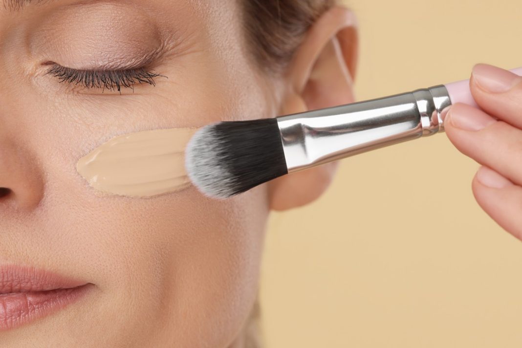 Ten podkład z korektorem optycznym to hit! Wygląda jak druga skóra, nie wchodzi w zmarszczki