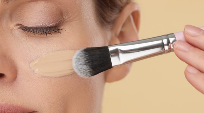 Ten podkład z korektorem optycznym to hit! Wygląda jak druga skóra, nie wchodzi w zmarszczki