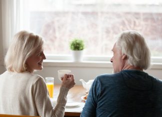 Kardiolodzy błagają, żebyś przestał to robić. Chodzi o powszechny nawyk