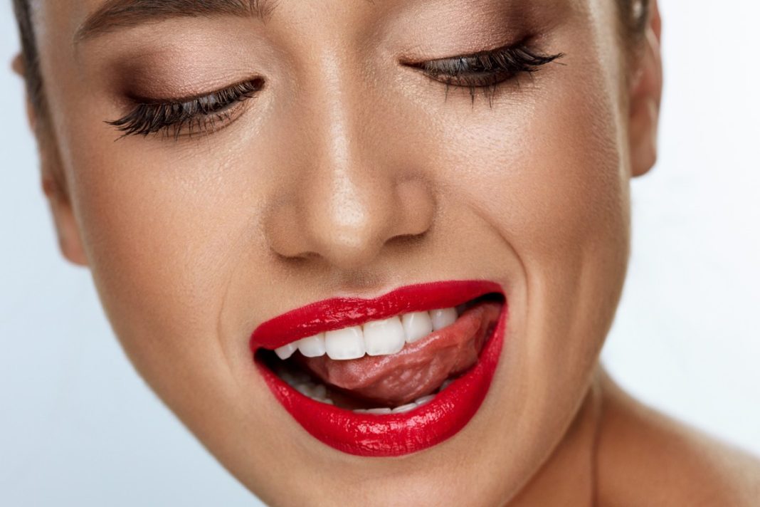 TOP 3 pasty do zębów, które w 10 dni przywracają hollywoodzką biel. Wszystkie do 15 zł