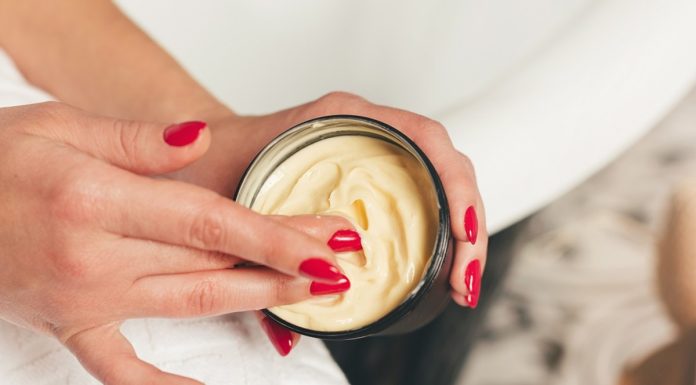 Słodka rewolucja dla skóry 40+: czekoladowa kuracja, która pobudzi produkcję kolagenu