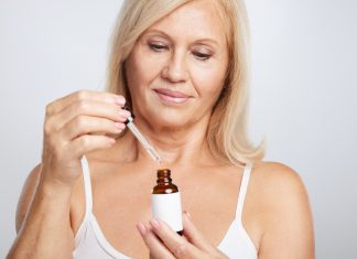 To serum to HIT 60-latek. Usuwa plamki starcze niczym laser, a teraz jest przecenione