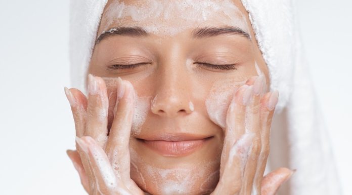 Ta pasta do mycia twarzy to game changer. Wyciszy nawet zaawansowane zmiany