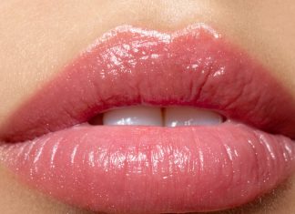 Ten olejek wypełniający usta to jakiś obłęd! Modeluje kontur, dodaje objętości