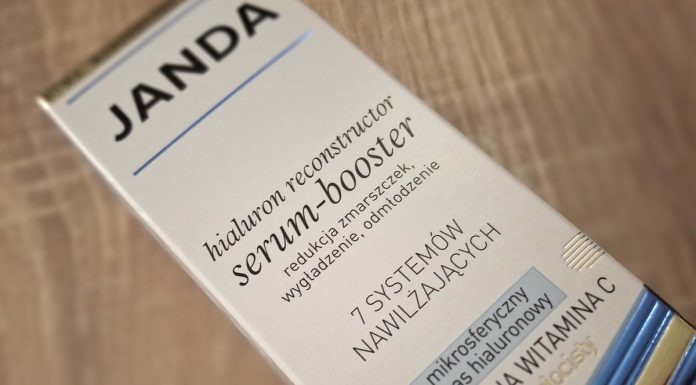 To serum przywraca skórze blask młodości. Działa jak nawilżająca ampułka