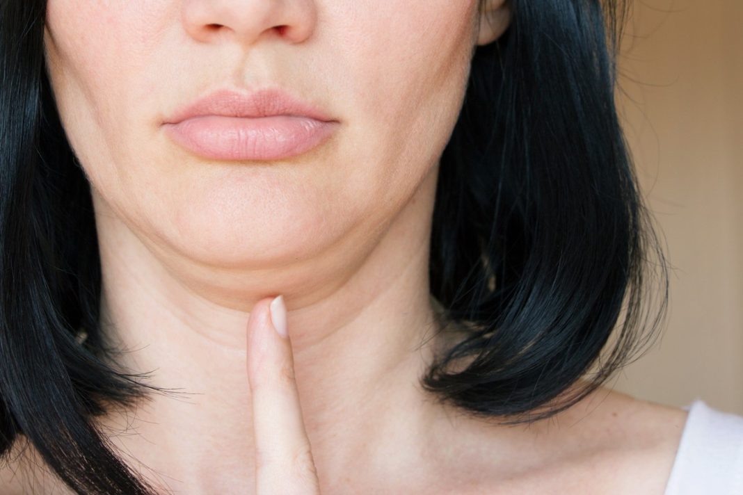 Jak pozbyć się drugiego podbródka bez skalpela? Proste ćwiczenia