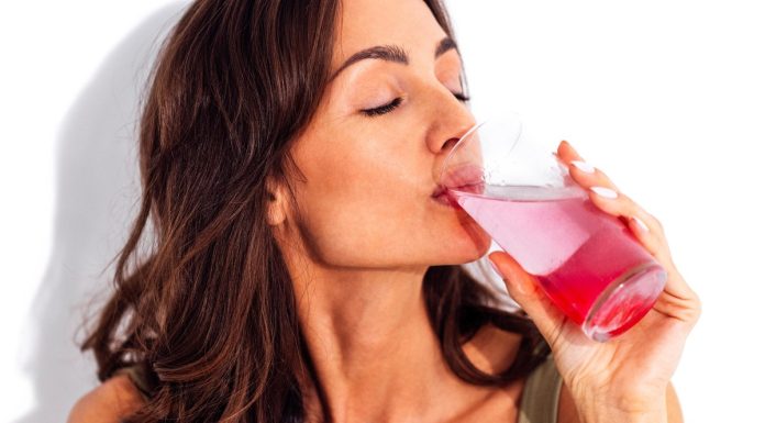 Zapomnij o rosole i galaretkach. Oto TOP 3 kolageny spektakularnie wygładzające skórę