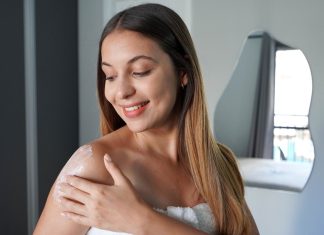 Bez swędzenia i drapania. Z tym masłem pozbędziesz się suchej skóry po 1. użyciu