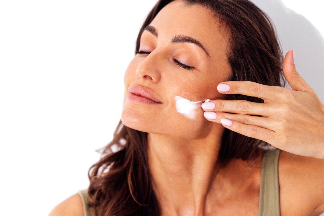 Ten tani kolagenowy krem w dużej butli to jakiś obłęd.