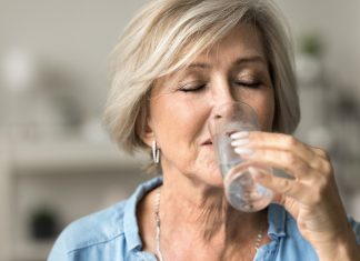 TOP 3 kolageny dla 60-latek. Pomogą na bolące stawy, kosmicznie wygładzą wiotką skórę