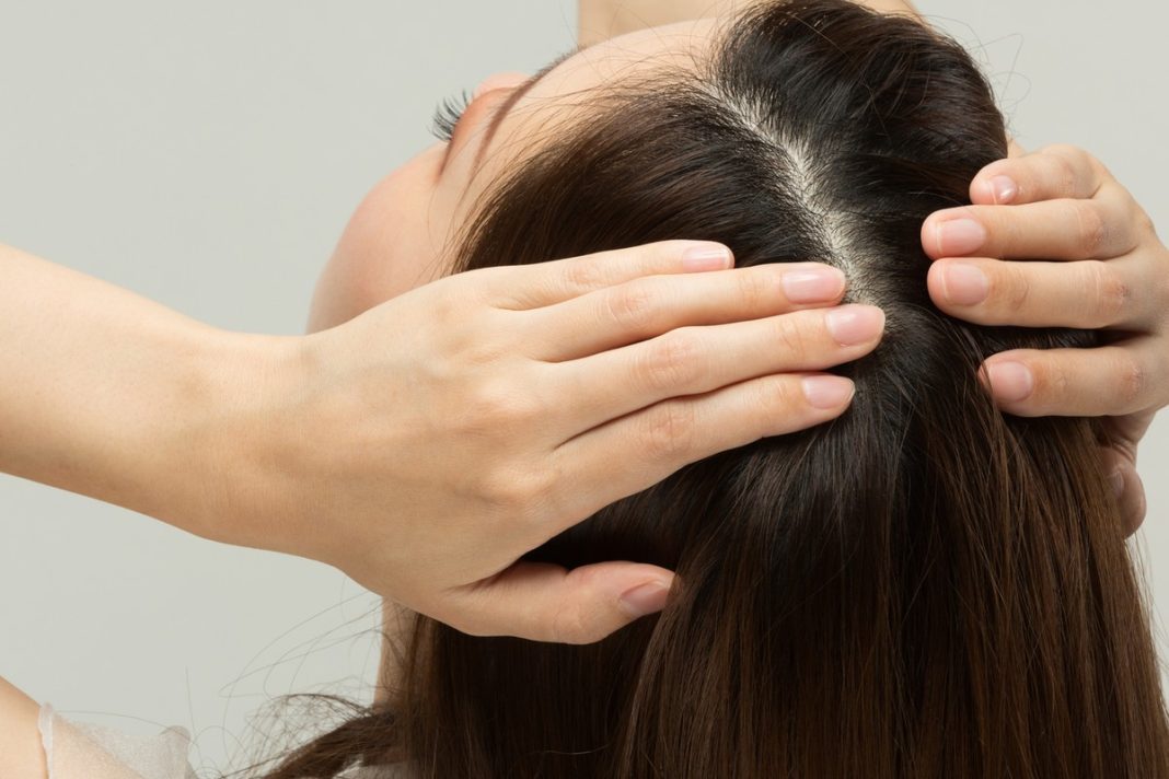 TOP 3 wcierki, które możesz kupić w ciemno. Spektakularnie zagęszczają włosy