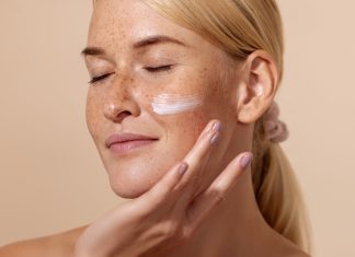 TOP 5 kremów do cery trądzikowej – najlepsze kremy
