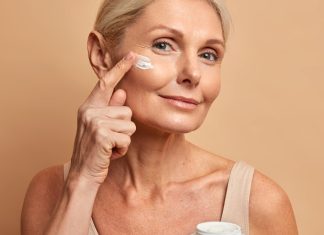 Ten krem wygładza zmarszczki i napina skórę jak masaż. „Nie muszę już chodzić na zabiegi”