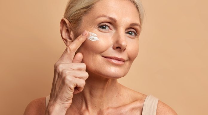 Ten krem wygładza zmarszczki i napina skórę jak masaż. „Nie muszę już chodzić na zabiegi”
