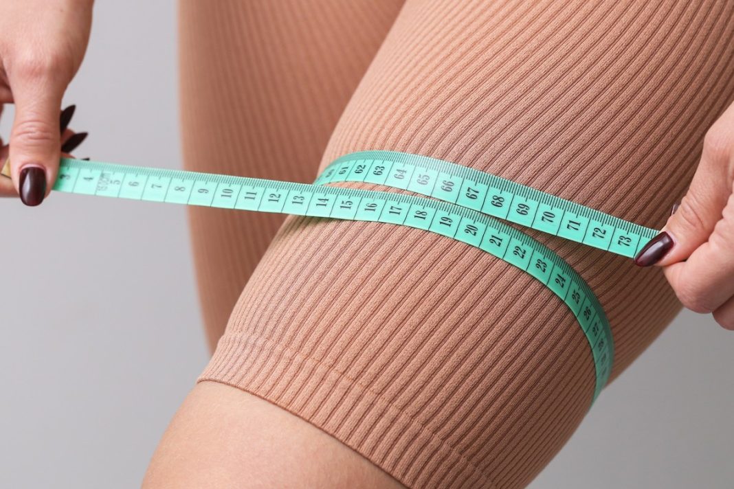 Aplikuj ten krem ujędrniający po treningu. Zintensyfikuje efekty