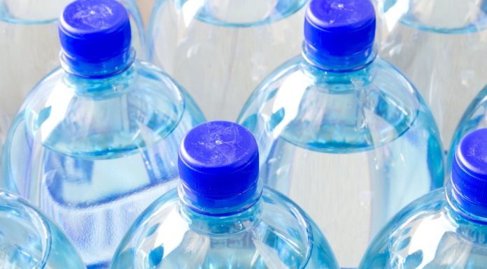 Na co uważać podczas upałów? Woda w tej formie może być zagrożeniem dla zdrowia