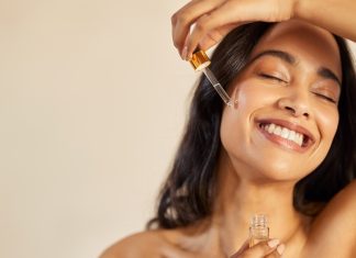 Nocne serum, które działa jak eliksir. Co noc cofa czas, bosko wygładza cerę
