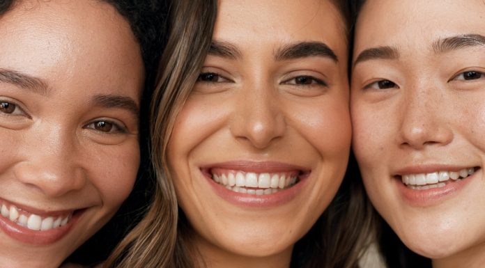 Ten tani krem z drobinkami i acerolą robi mocne glow. „Wreszcie odstawiłam podkład”