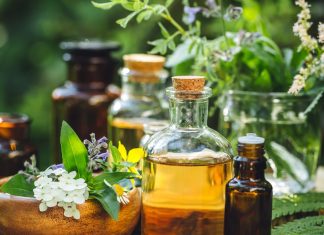 Kosmetyki bez zbędnej chemii, ale z potężnym działaniem – sprawdź, co warto mieć w łazience