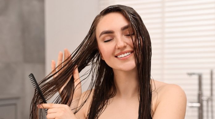 Ten szampon unosi włosy już po jednym użyciu. Koniec z oklapniętymi pasmami