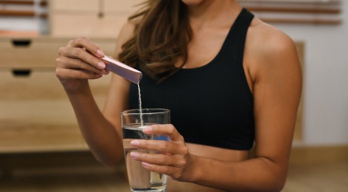 Czy picie kolagenu ma sens? Dermatolożki są zgodne: „Działa, ale to nie eliksir młodości, cudów nie ma”