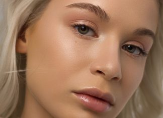 Ten nowy napinający fluid robi optyczny retusz i satynowe wykończenie