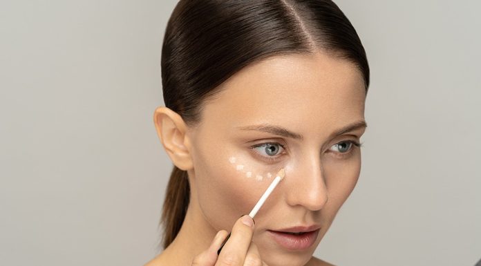 Jak prawidłowo nakładać korektor pod oczy?