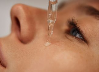 Trzy razy hialuron, jeden efekt wow. To serum da skórze więcej niż makijaż, bosko nawilża