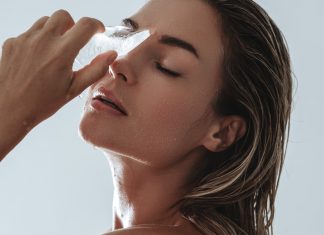 Ice, ice beauty: pielęgnacja zimnem to nowy botoks. Sztuczki, gadżety, techniki