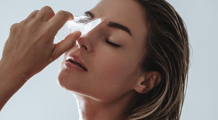 Ice, ice beauty: pielęgnacja zimnem to nowy botoks. Sztuczki, gadżety, techniki