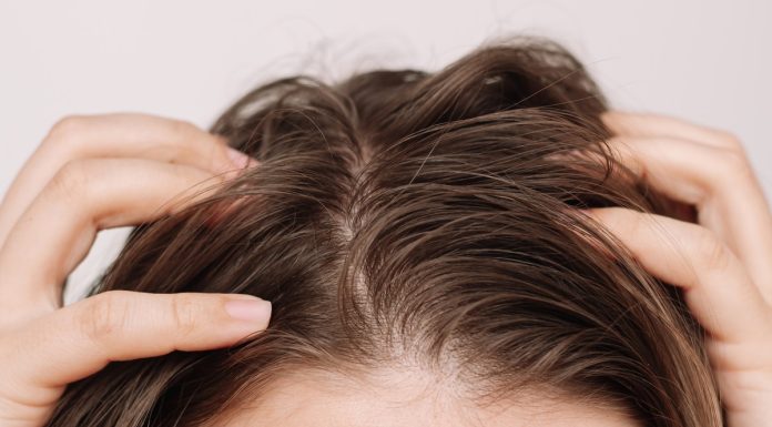 Te niedrogie szampony odświeżą włosy na ponad 48 godzin. Dodają objętości!