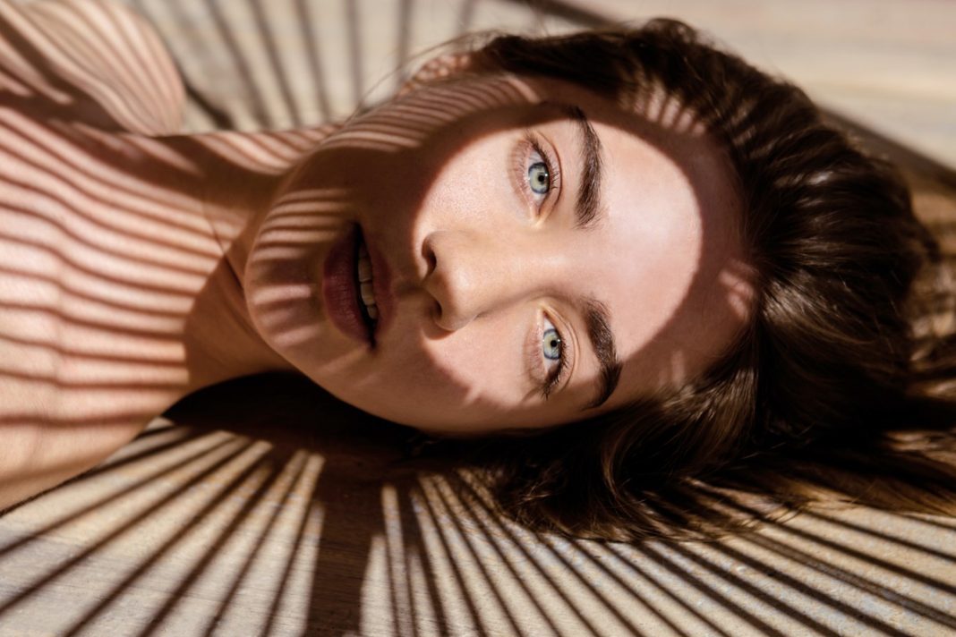 SPF chroni tylko przed UVB. Ta emulsja również przed UVA, IR i HEV.