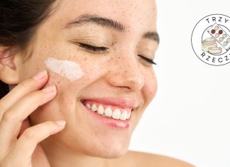 Trzy pielęgnacyjne nawyki, które latem ochronią nas przed przebarwieniami