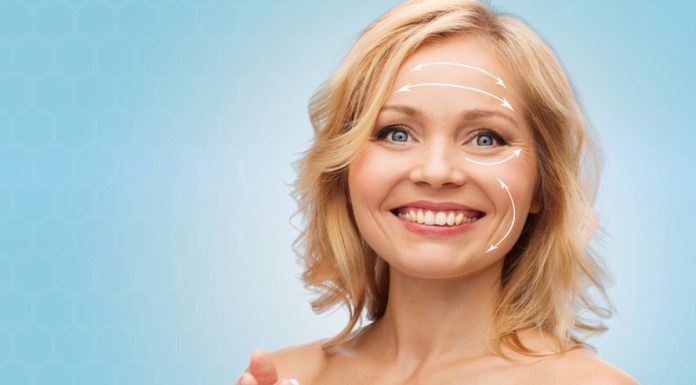 Pięć kremów, które niwelują wiotkość skóry. Zamiast liftigu!