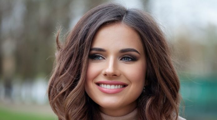 Ten szampon robi efekt push-up na włosach. Unosi i przedłuża świeżość