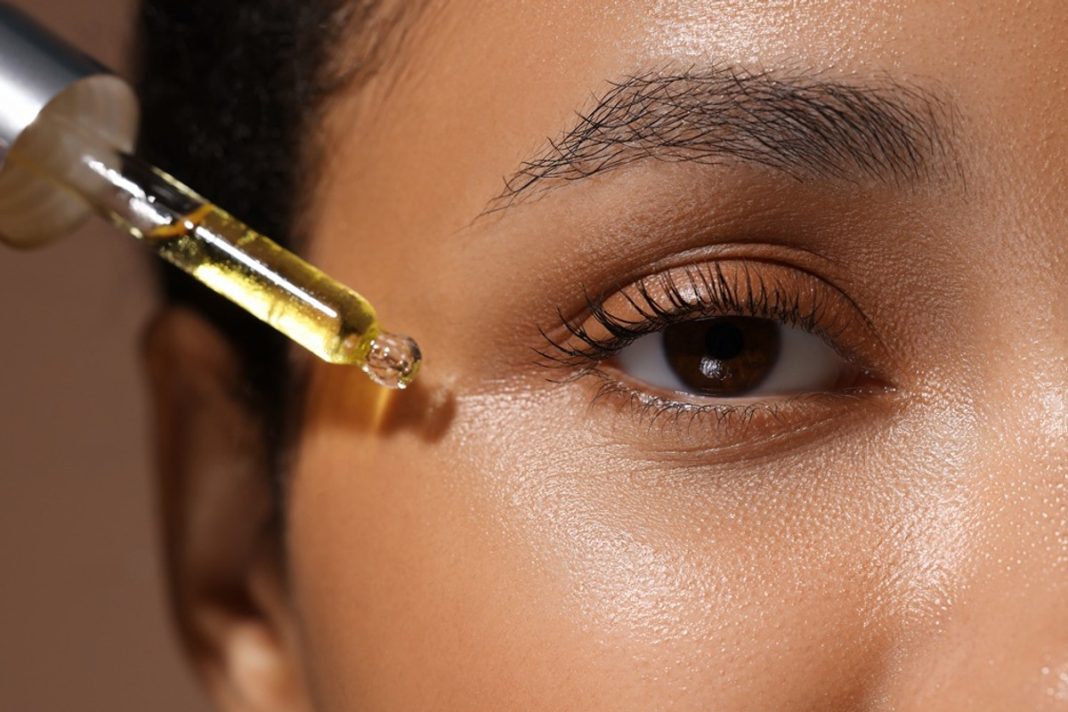 To serum to killer na zaskórniki. Zmniejsza widoczność porów do -75 proc.